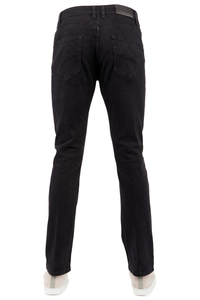 Slim fit Jean in Black