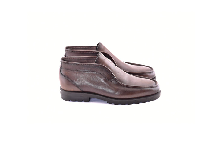 C186-7520 Shearling Lined Chukka Boot-Brown