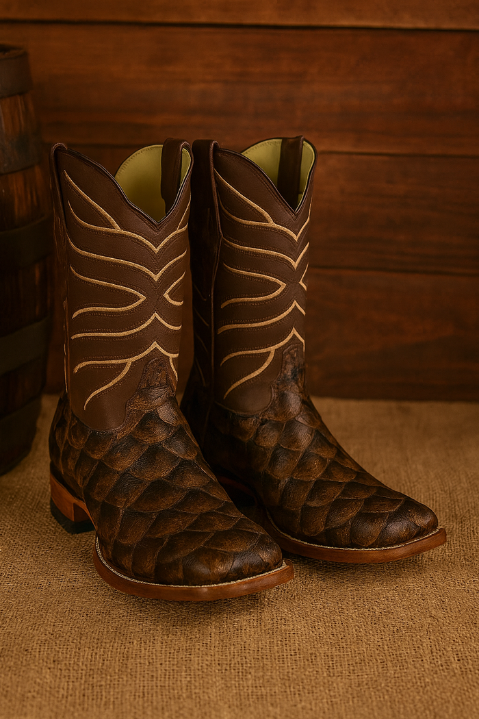 Botas de Pescado Pirarucu Original en Horma Rodeo Cuadrada