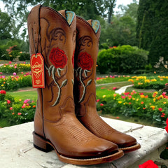 cowgirl-boots-with-red-roses