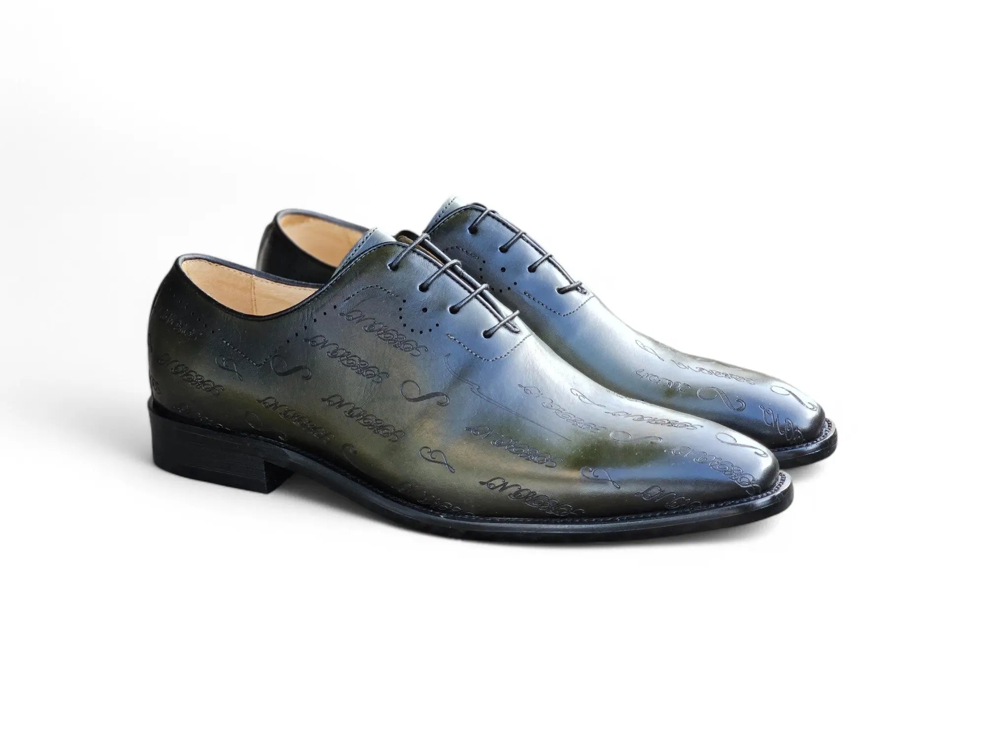 Embossed Wholecut Oxford Carrucci