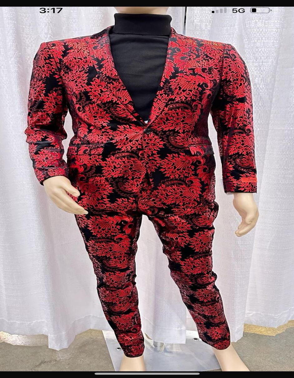Mens Red and Black Floral Tuxedo Suit  Slim Fit 2 Piece Embroidered Outfit for Weddings, Prom, and Formal Events