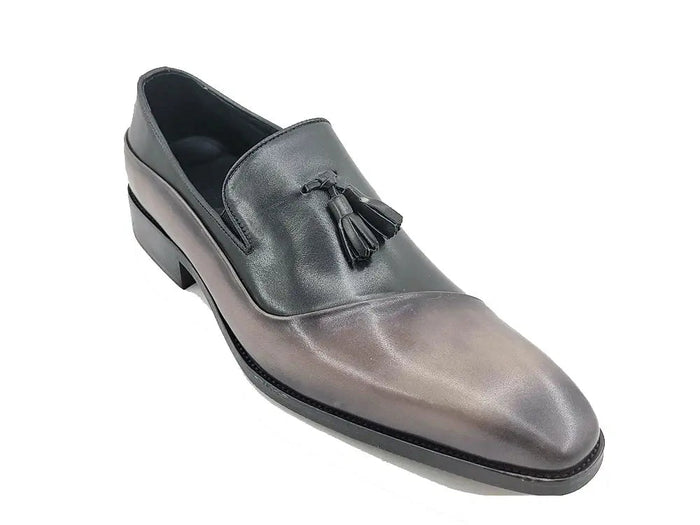 Carrucci Two Tone Tassel Loafer