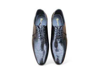 Whole Cut Oxford with Medallions