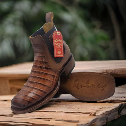 Botin de Cocodrilo Grabado Nuca con Punta Cuadrada Color Cognac