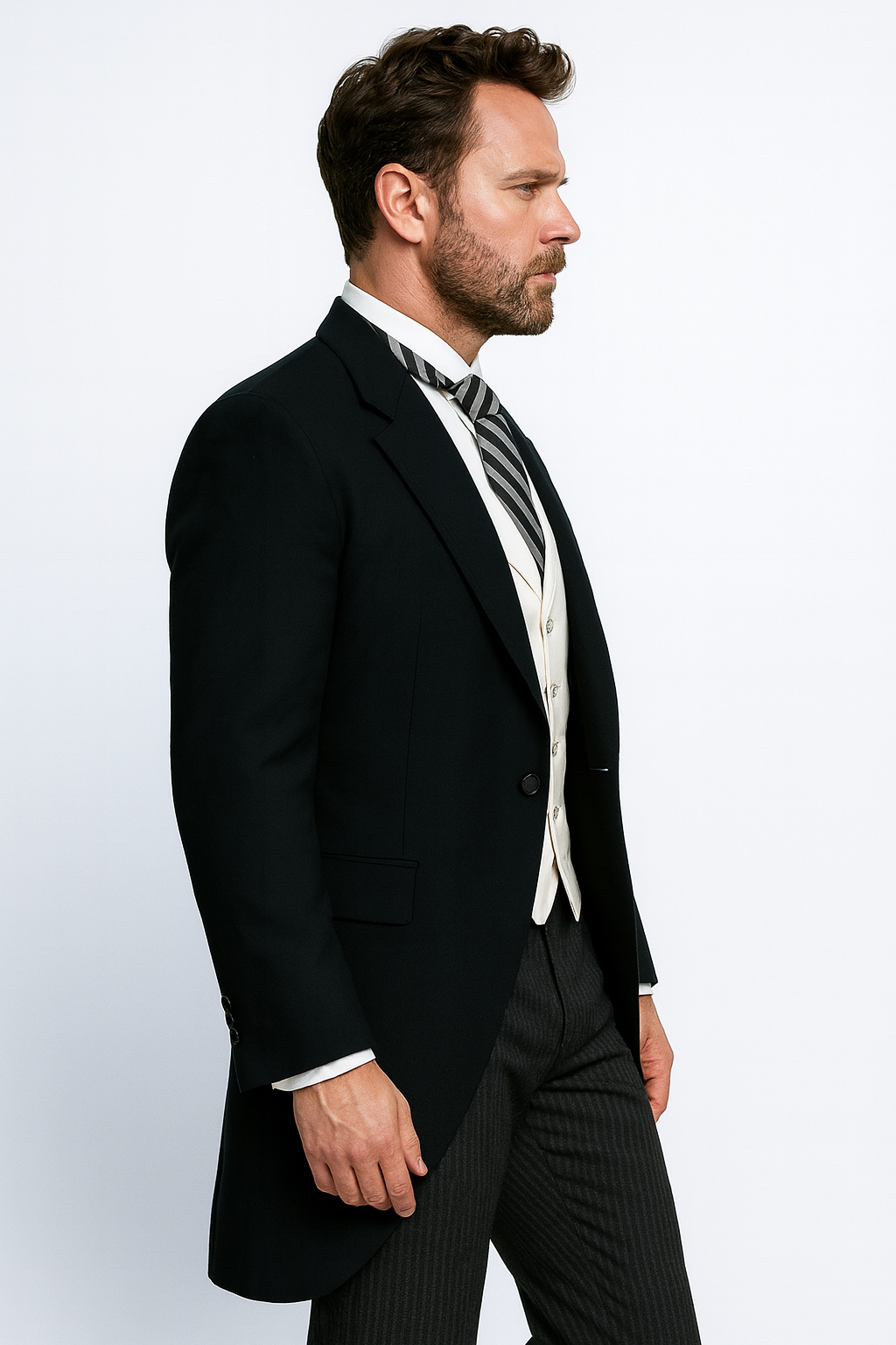 Black Peak Lapel Cutaway Tuxedo – Long Single-Breasted Suit Perfect for Musicians and Weddings