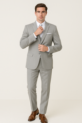 mens-designer-2-button-peak-lapel-grenada-prom-tuxedo-suit-in-light-grey