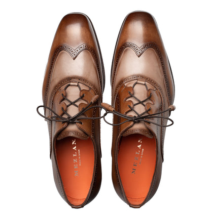 Mezlan Wingtip Derby: Two-Tone Leather Luxury