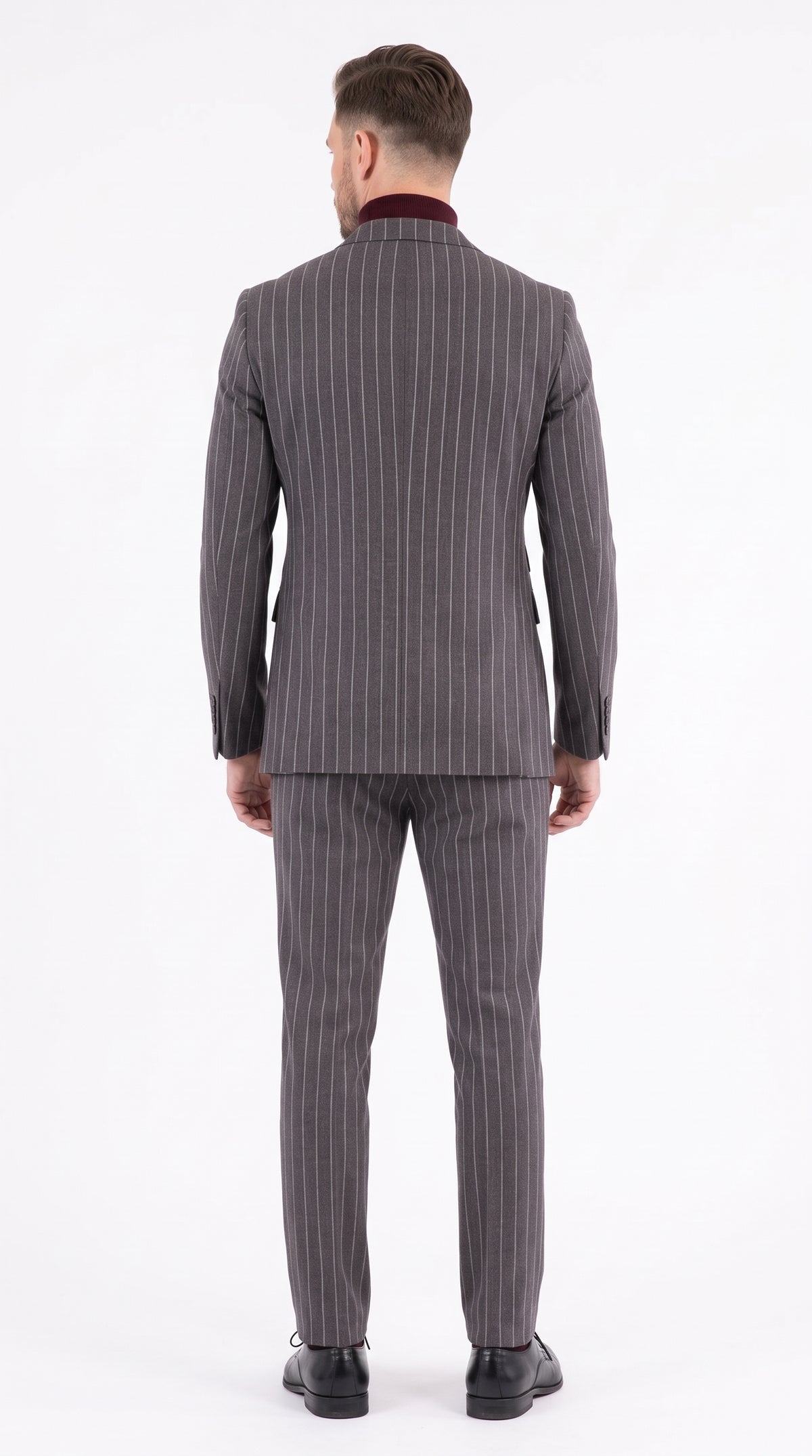 Newbury Men’s Gray Pinstripe Double Breasted Suit, Peak Lapel Formal Wedding Business Suit