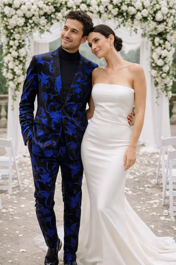 Mens Black and Royal Blue Floral Tuxedo Suit  Slim Fit 2 Piece Velvet Embroidered Outfit for Weddings, Prom, and Formal Events