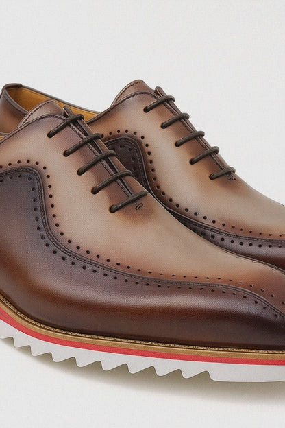 Stylish Two-Tone Brogue Oxford